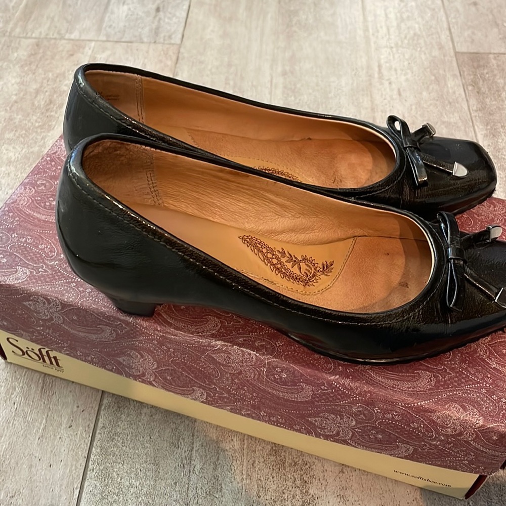 Patent small heel comfort shoes
